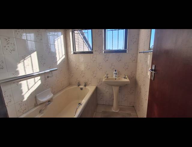 4 BEDROOM FREESTANDING FOR SALE IN MITCHELL VILLAGE